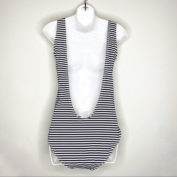 Tart Collection Super Scoop One Piece Swimsuit M - Picture 4 of 9